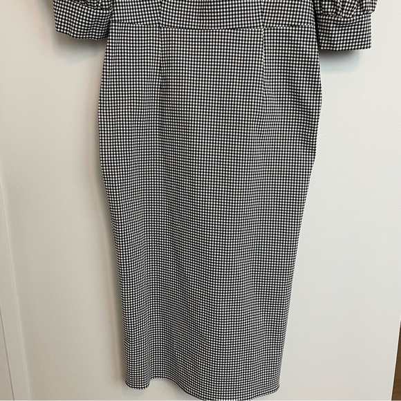 Like new, fitted gingham midi dress. - Picture 5 of 8